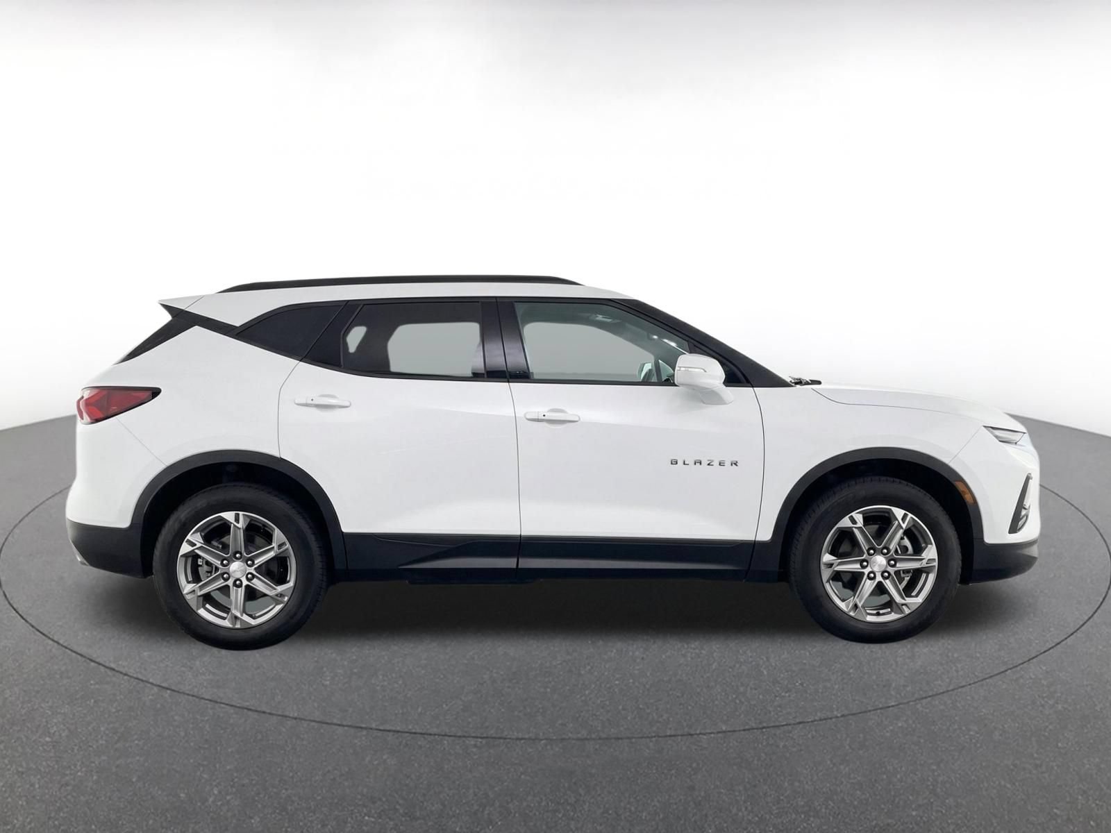 Used 2025 Chevrolet Blazer LT FWD image 18