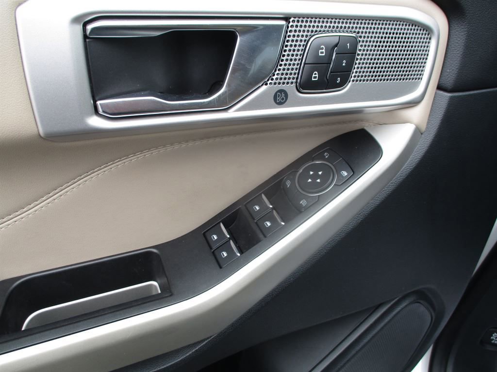 Used 2021 Ford Explorer Limited w/ Hybrid Equipment Group 310A image 6