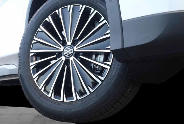 New 2025 Volkswagen Tiguan S image 3