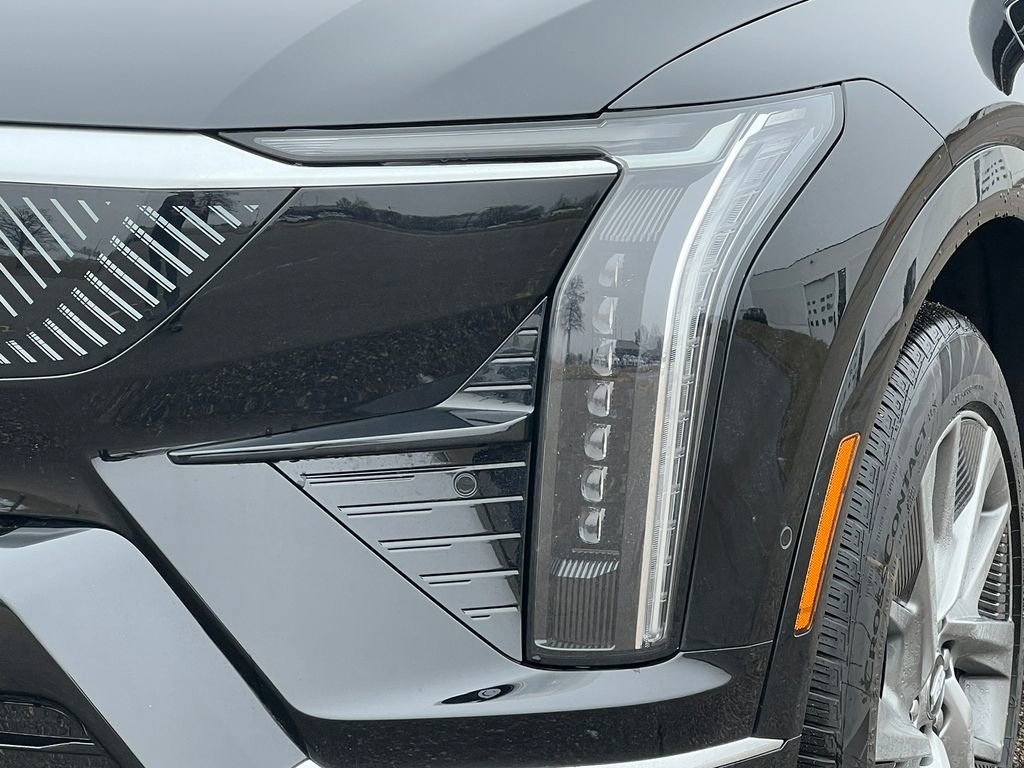 New 2026 Cadillac Optiq Luxury 1 image 35