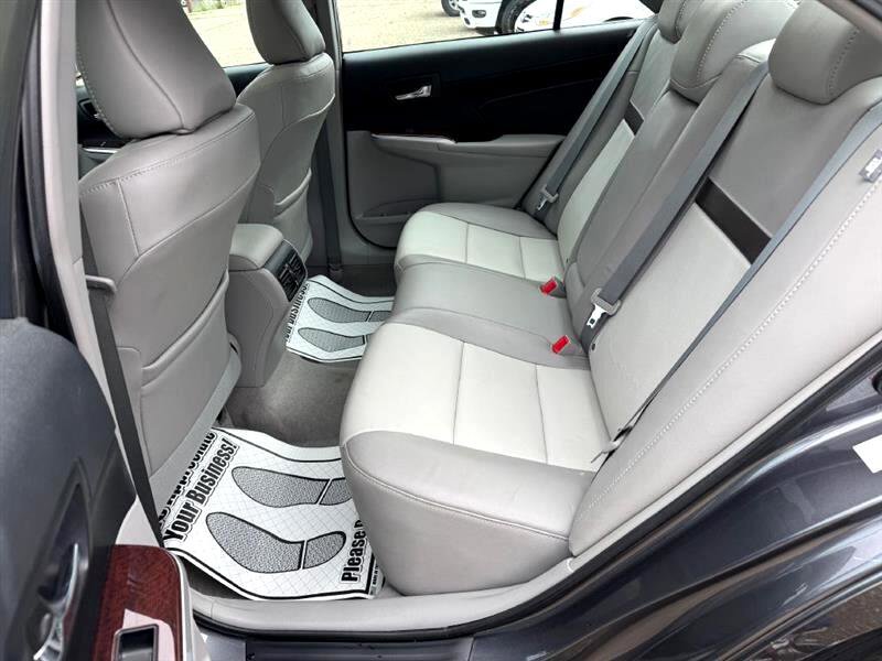 Used 2014 Toyota Camry SE image 15