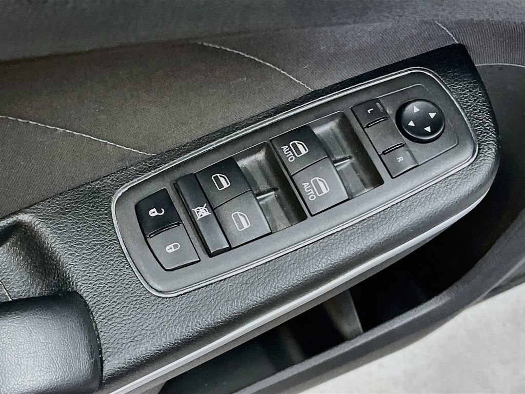 Used 2022 Dodge Charger SXT AWD/4WD image 17