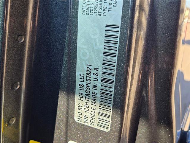 Used 2023 Jeep Gladiator Willys image 24