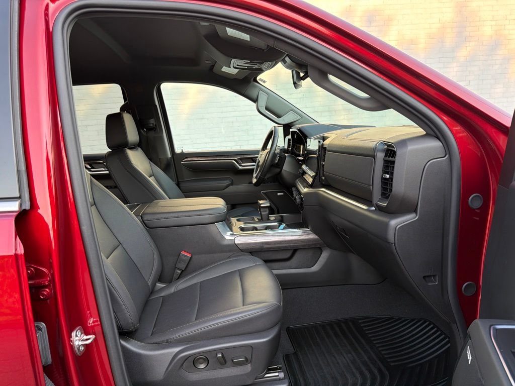 Used 2026 Chevrolet Silverado 1500 LTZ AWD/4WD image 14
