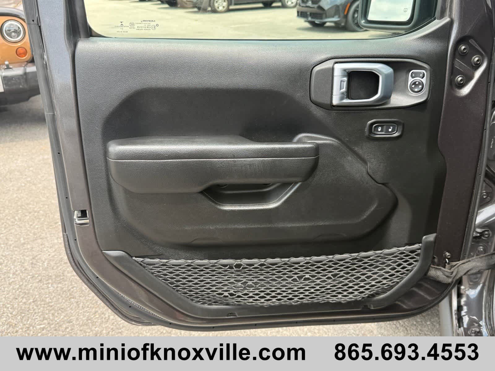 Used 2022 Jeep Wrangler Unlimited Rubicon AWD/4WD image 17