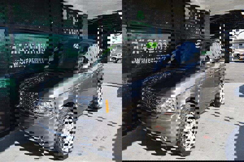 Used 2005 Land Rover Range Rover HSE image 1