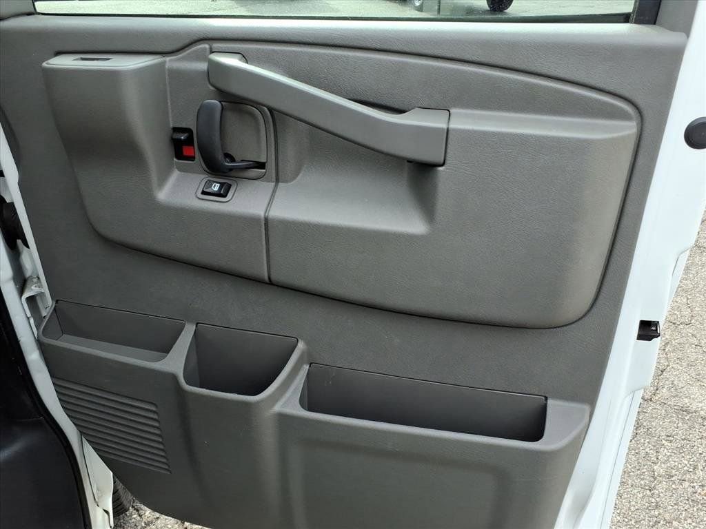 Used 2016 GMC Savana 2500 image 13