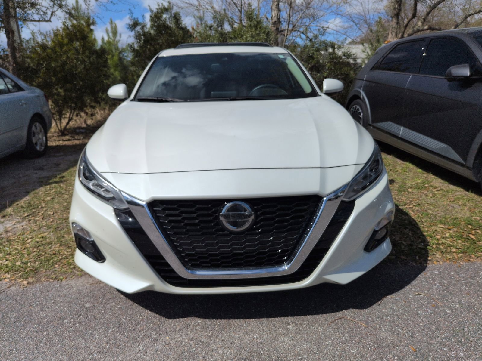 Used 2020 Nissan Altima 2.5 SV image 2