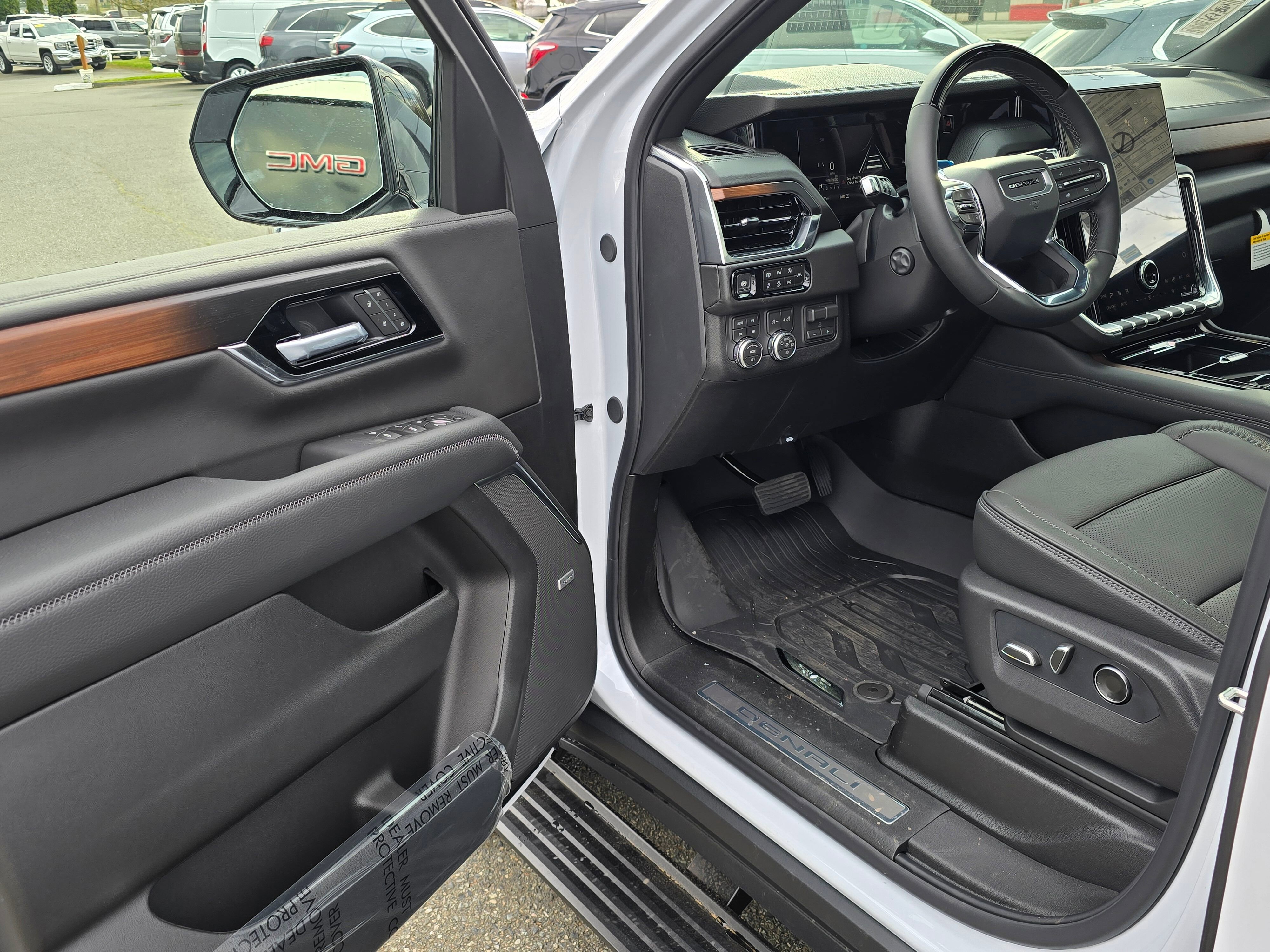 New 2026 GMC Yukon Denali w/ Denali Reserve Package image 18