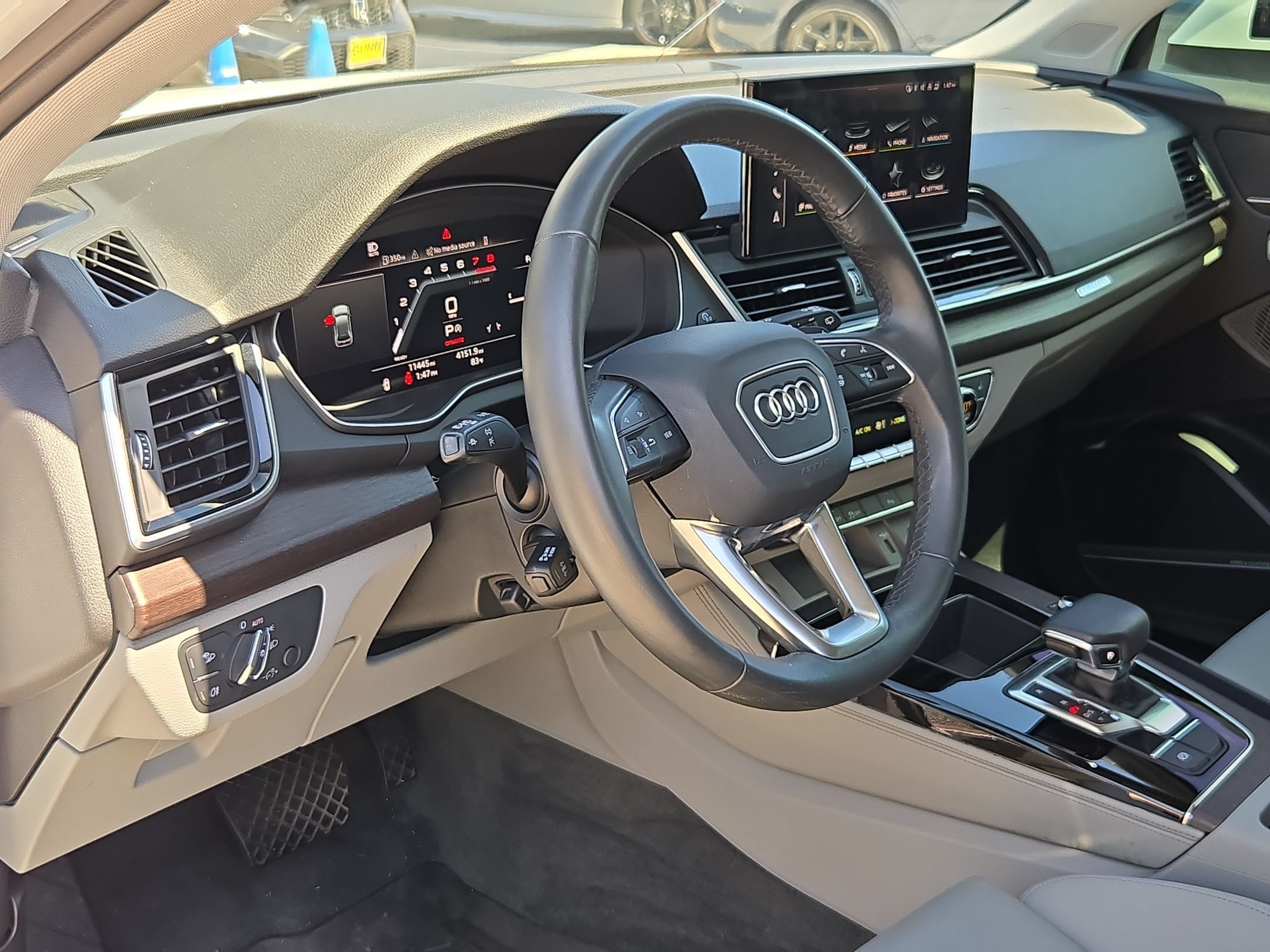Used 2024 Audi Q5 2.0T Premium Plus w/ Premium Plus Package AWD/4WD image 12