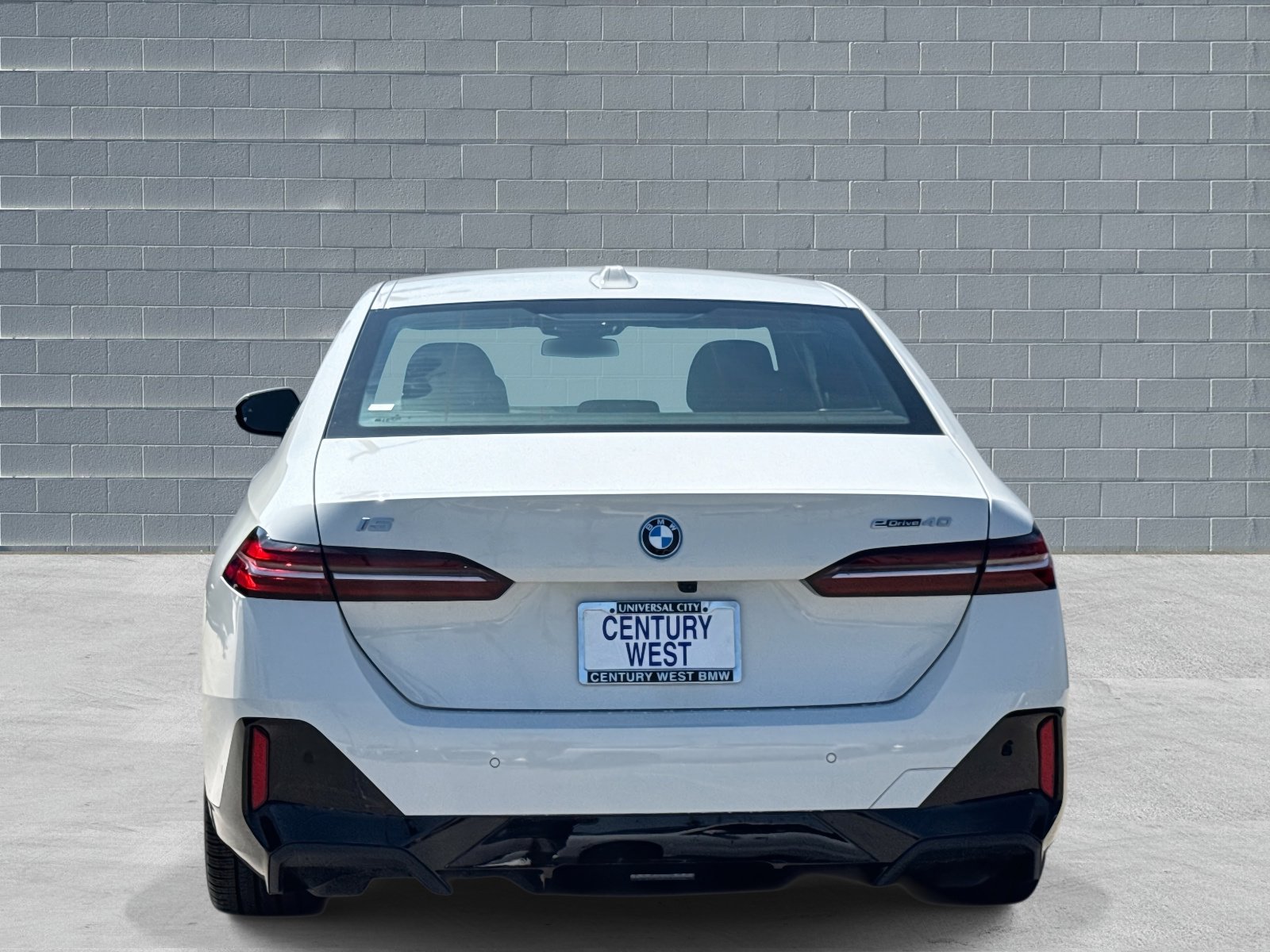 Used 2024 BMW i5 eDrive40i w/ M Sport Package image 4