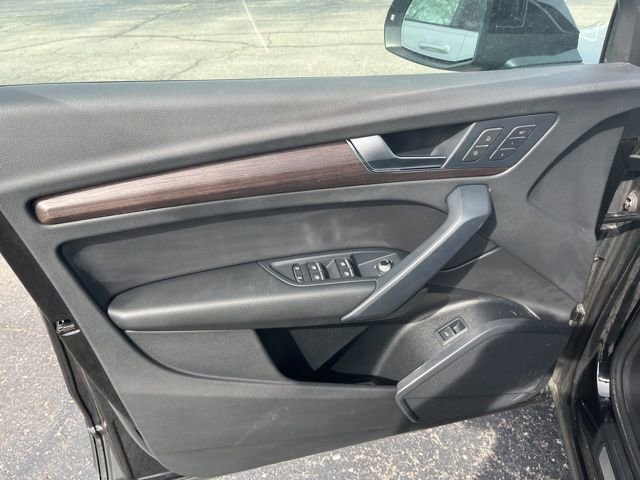 Used 2023 Audi Q5 2.0T Premium w/ Convenience Package AWD/4WD image 8