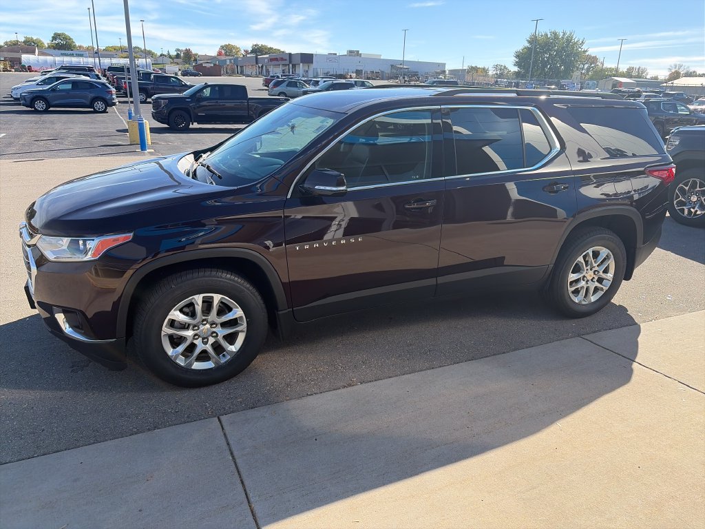 Used 2020 Chevrolet Traverse LT w/ Driver Confidence II Package AWD/4WD image 5