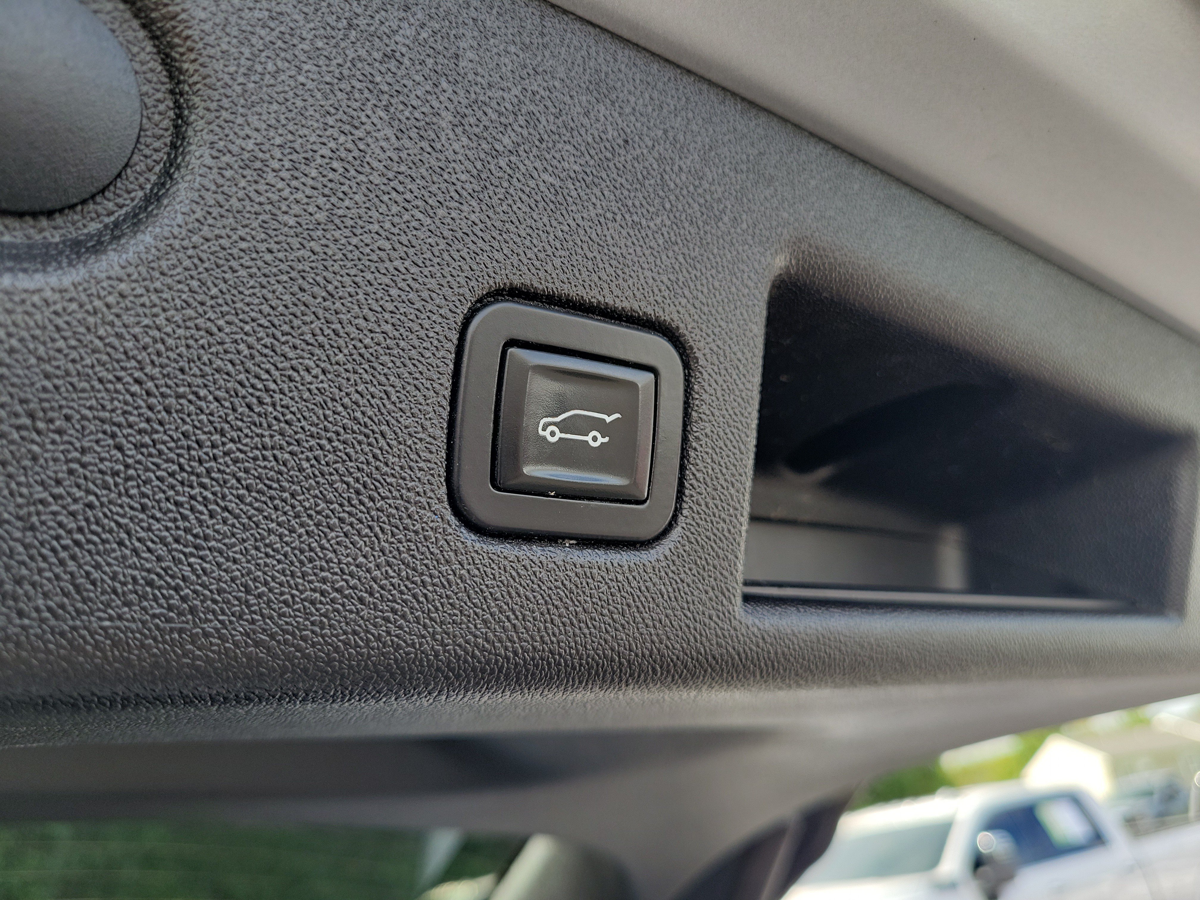 Used 2018 Chevrolet Equinox LT FWD image 8