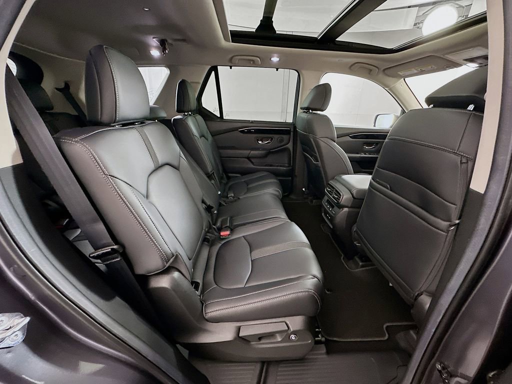 Certified 2025 Honda Pilot Touring image 28
