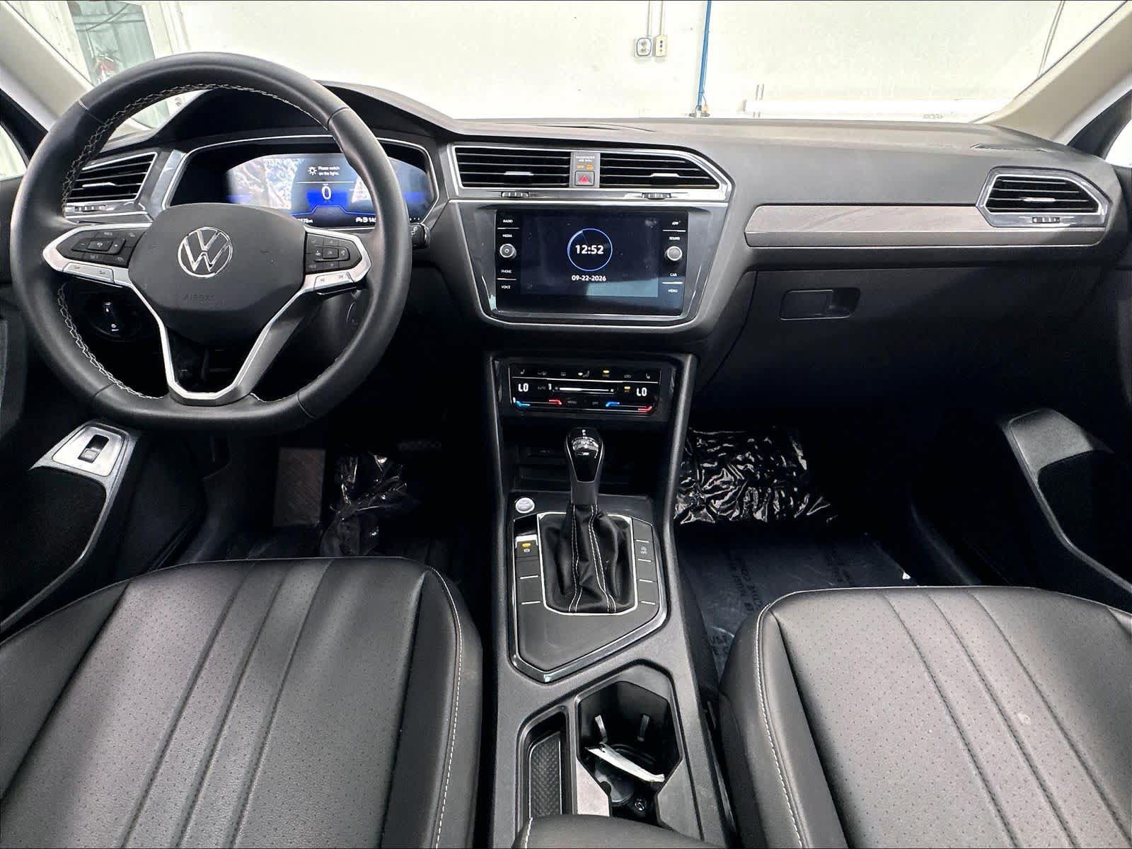 Used 2023 Volkswagen Tiguan SE FWD image 10