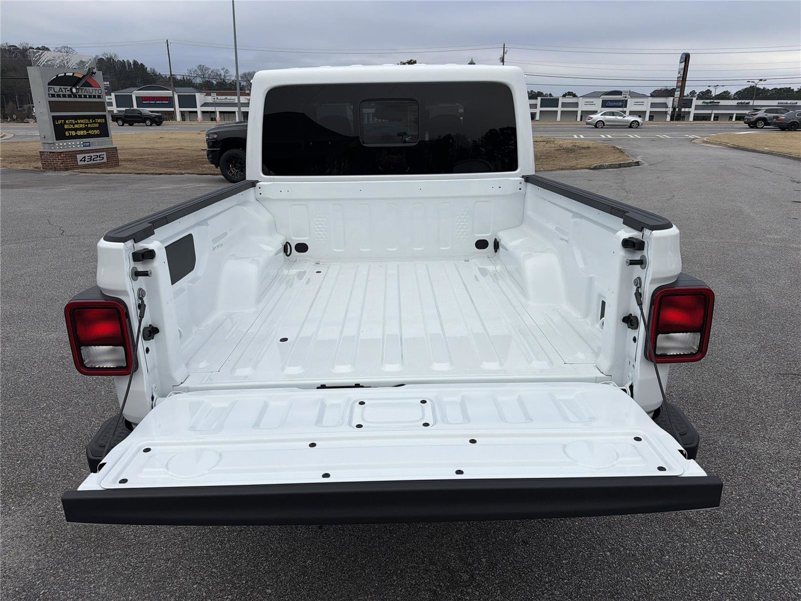 New 2026 Jeep Gladiator Sahara image 19