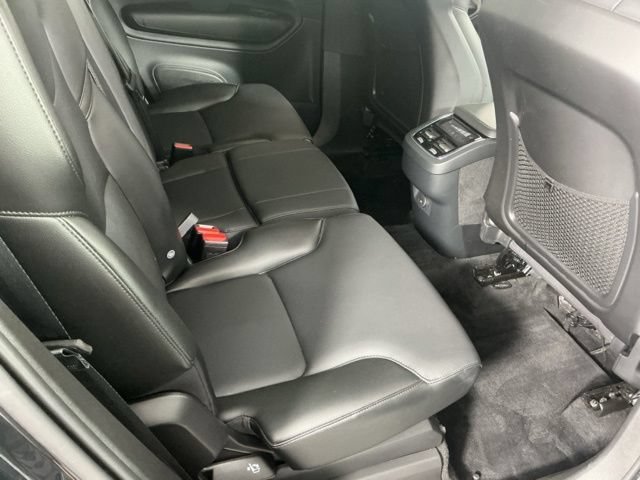 Used 2021 Volvo XC90 T5 Momentum w/ Climate Package AWD/4WD image 11