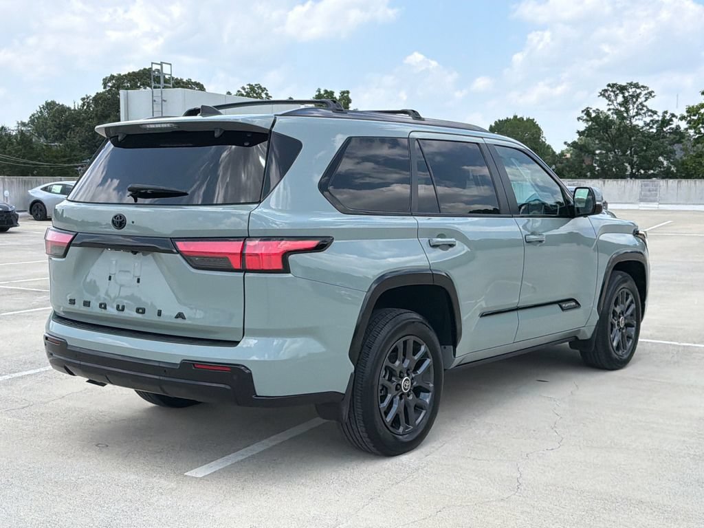 Used 2024 Toyota Sequoia Platinum AWD/4WD image 4