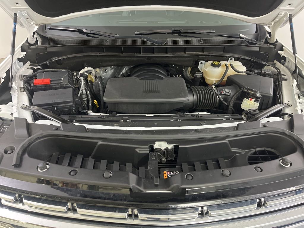 Used 2023 Chevrolet Suburban Premier image 9