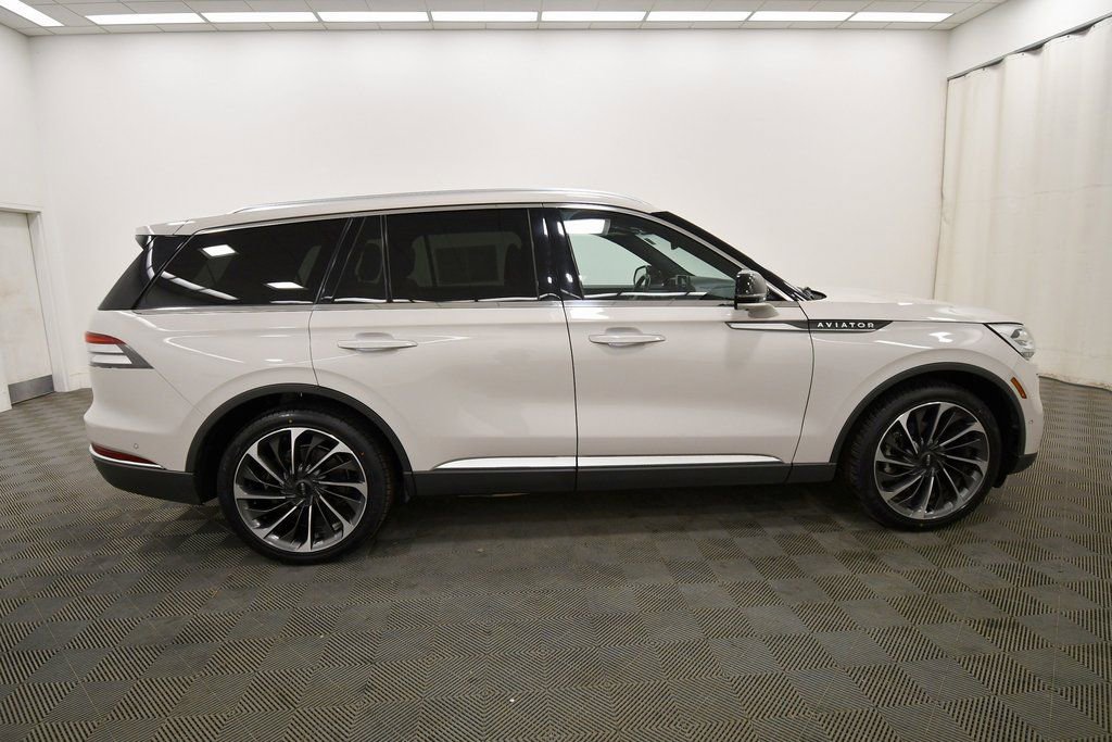 Used 2020 Lincoln Aviator Reserve w/ Equipment Group 202A image 9