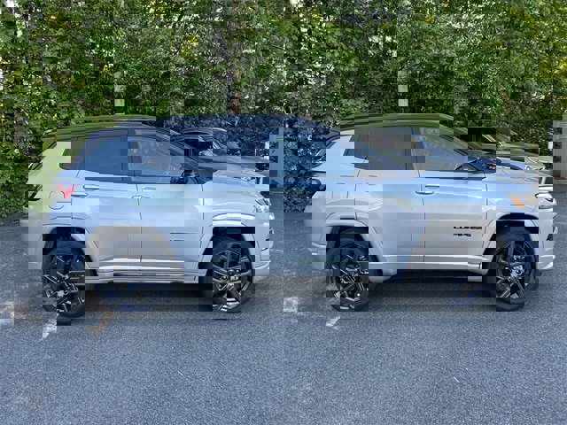 New 2025 Jeep Compass Limited w/ High Altitude Package image 9