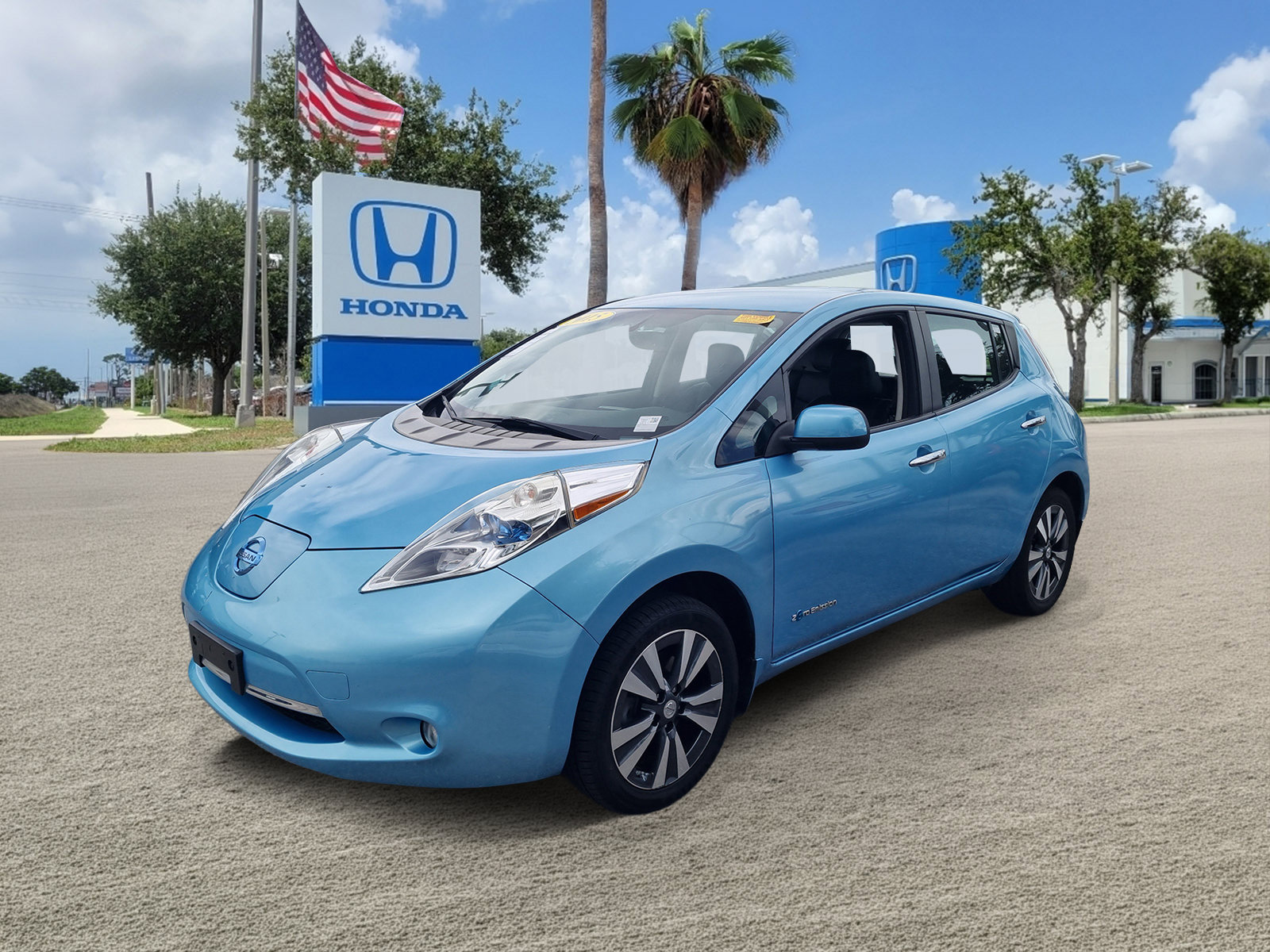 Used 2015 Nissan Leaf SL FWD image 4