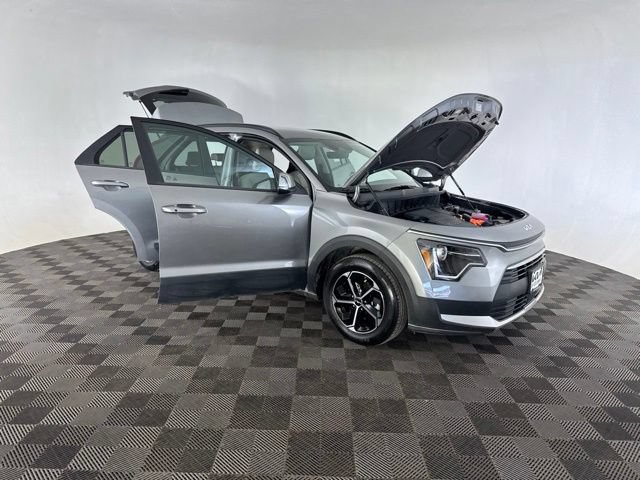 Certified 2025 Kia Niro EX FWD image 14
