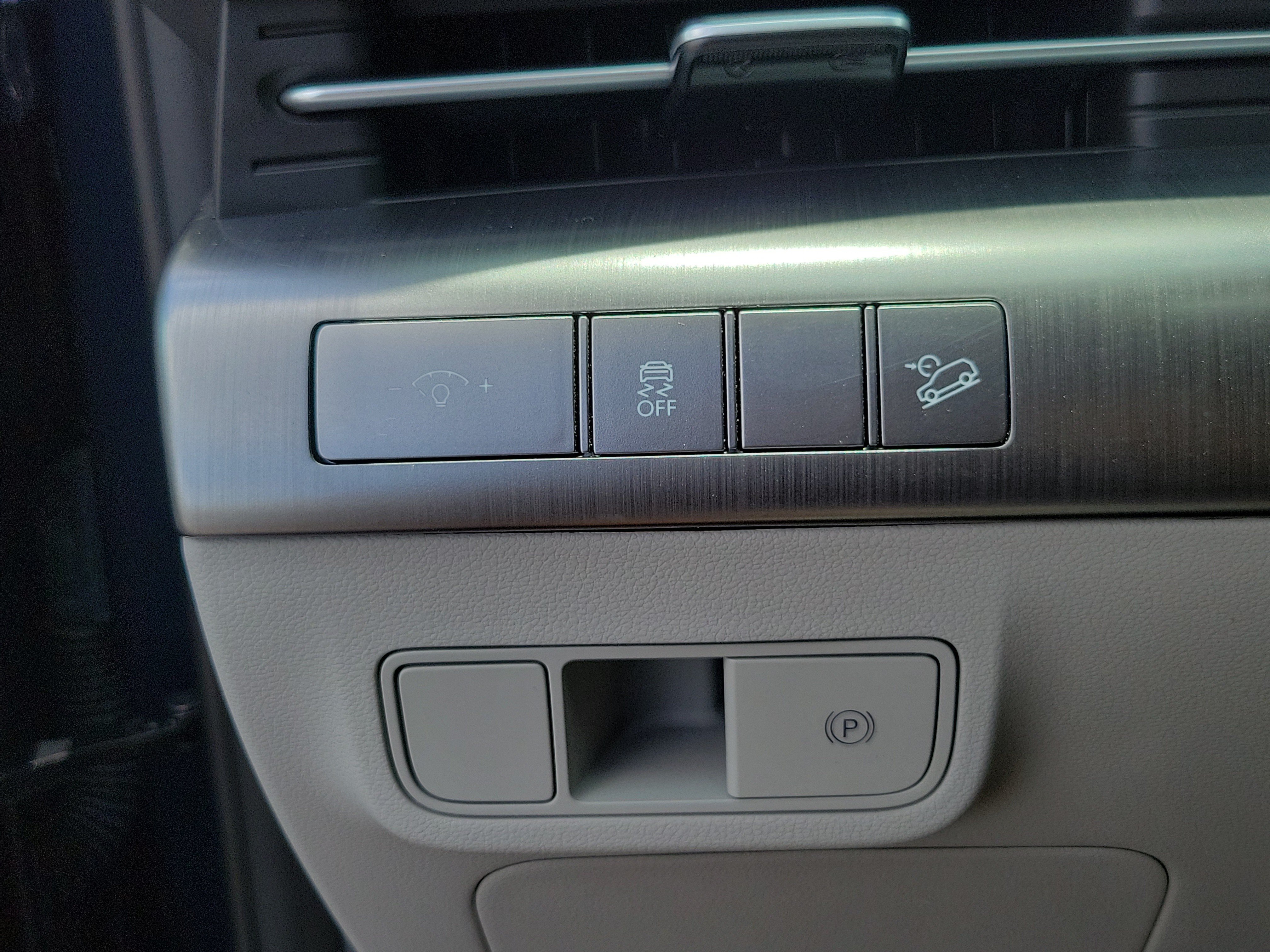 Used 2025 Hyundai Kona SEL FWD image 16