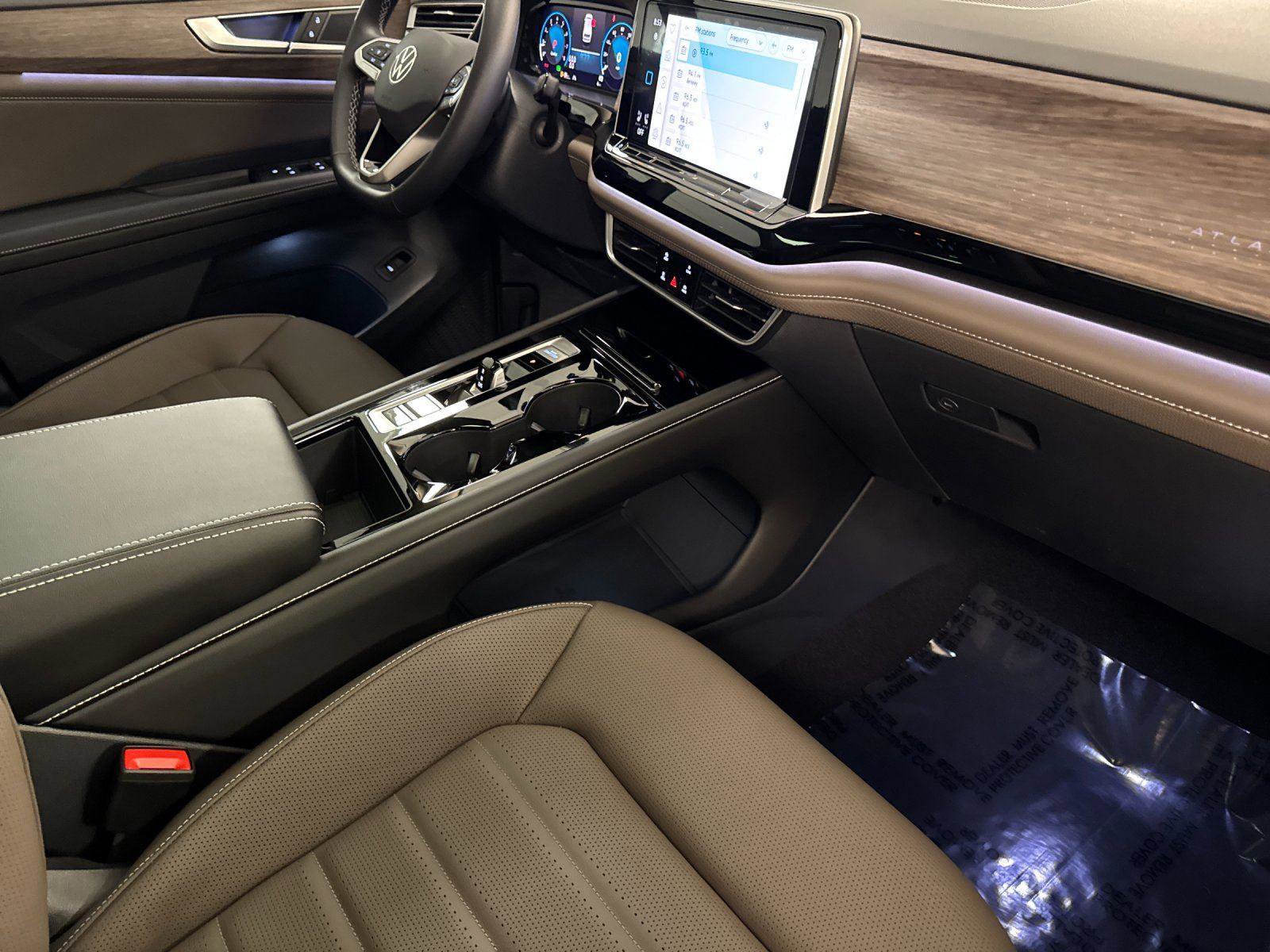 New 2026 Volkswagen Atlas SEL image 15