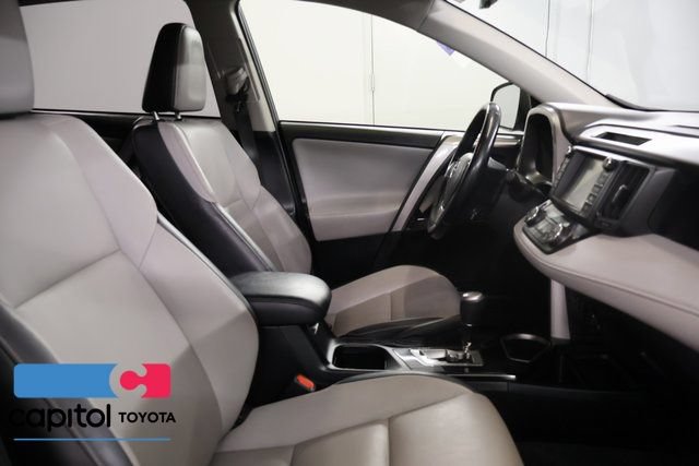 Used 2016 Toyota RAV4 Limited AWD/4WD image 30