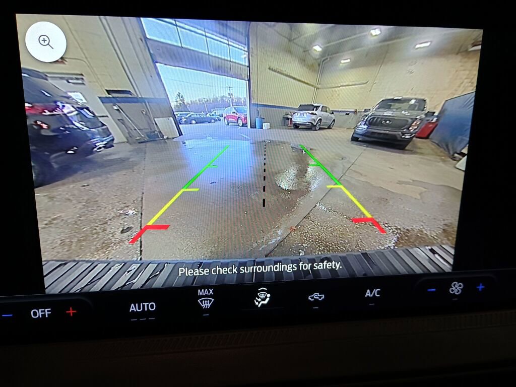 Certified 2025 Ford Maverick XL image 13