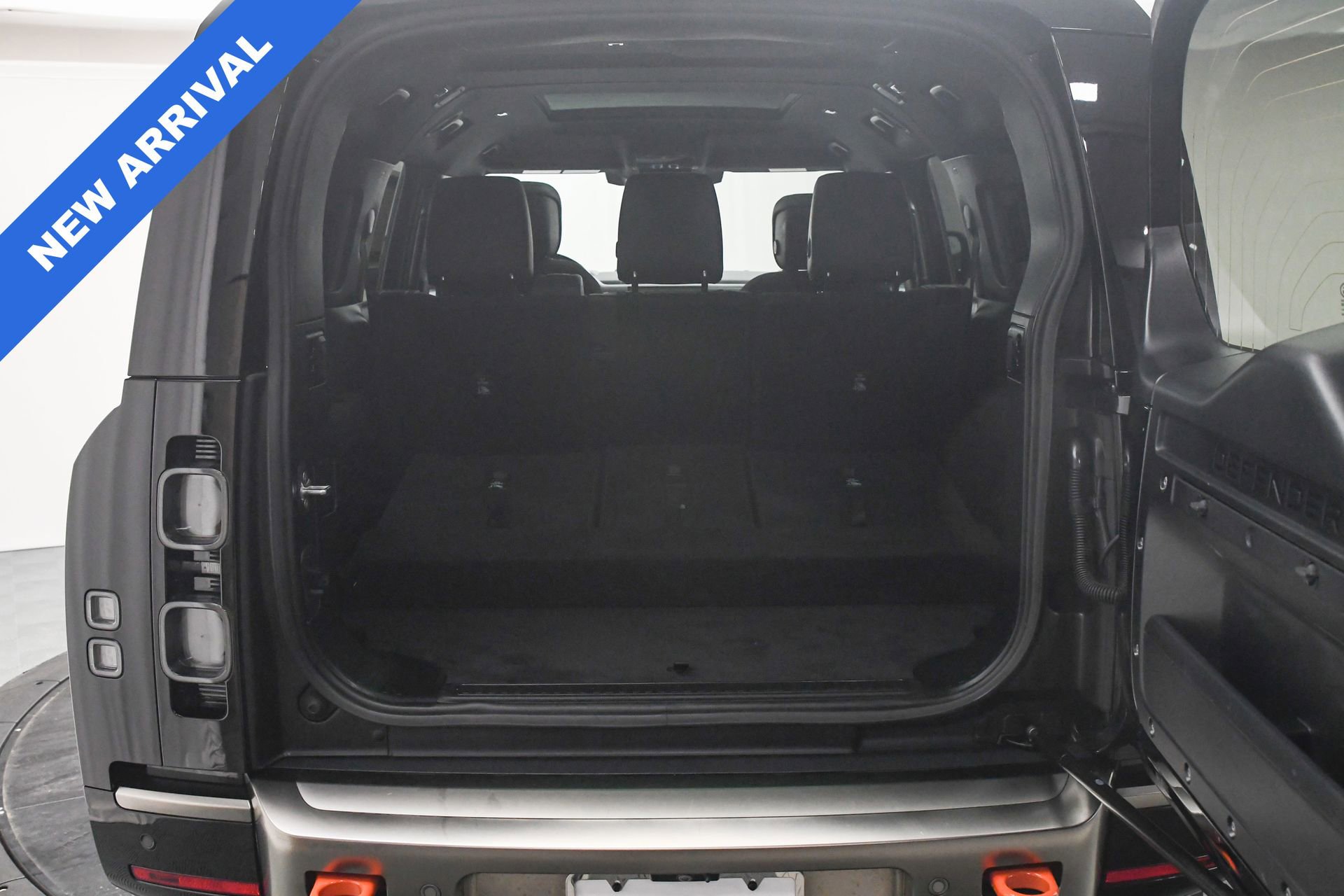 Used 2023 Land Rover Defender 130 X image 7