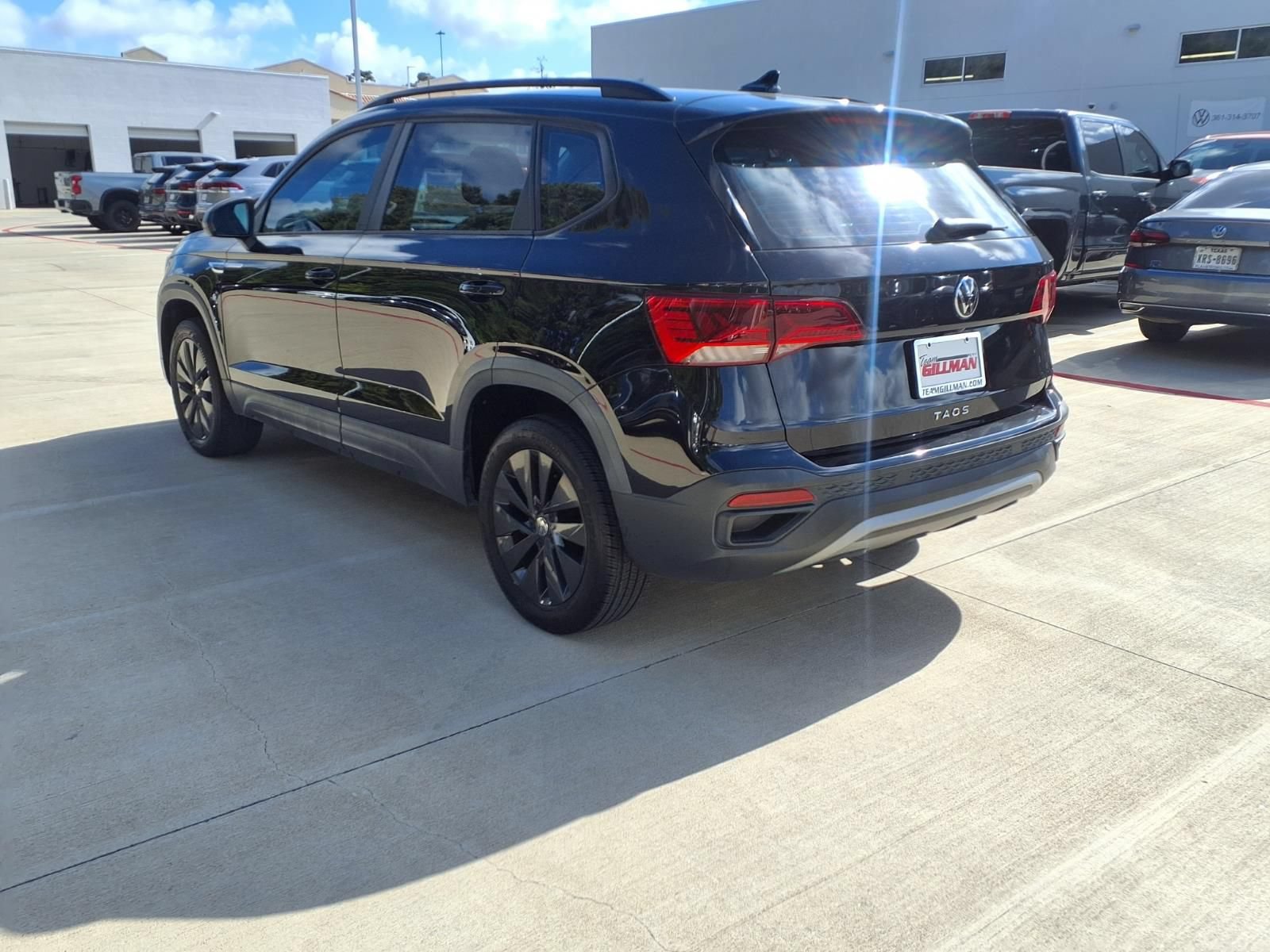 Used 2022 Volkswagen Taos S FWD image 6