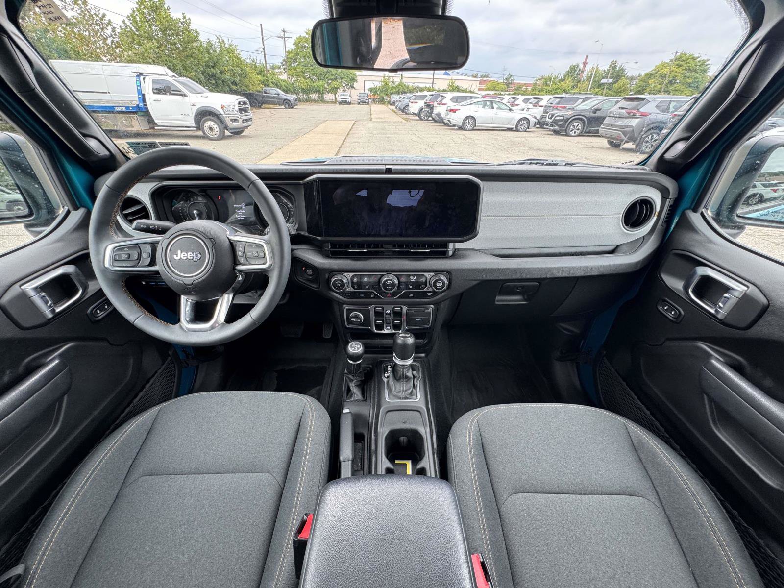 Used 2024 Jeep Wrangler Unlimited w/ Convenience Group AWD/4WD image 25