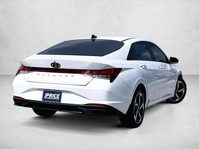 Used 2023 Hyundai Elantra SEL w/ Convenience Package FWD image 2