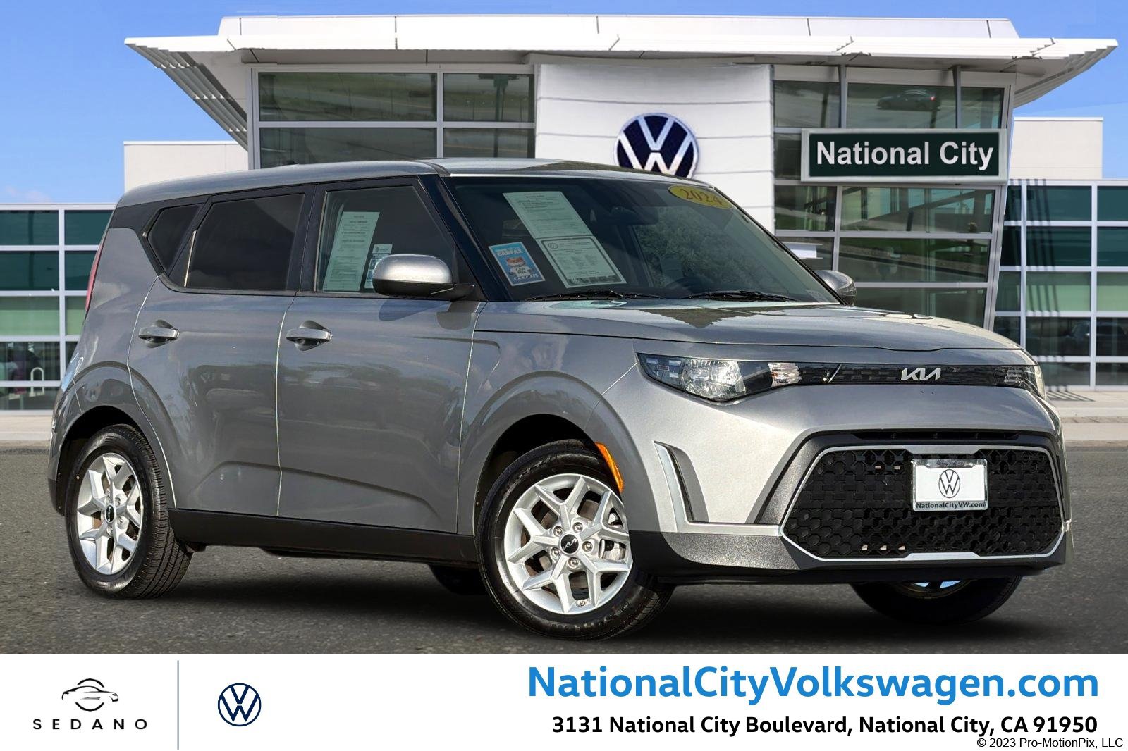 Used 2024 Kia Soul LX w/ LX Technology Package FWD image 1