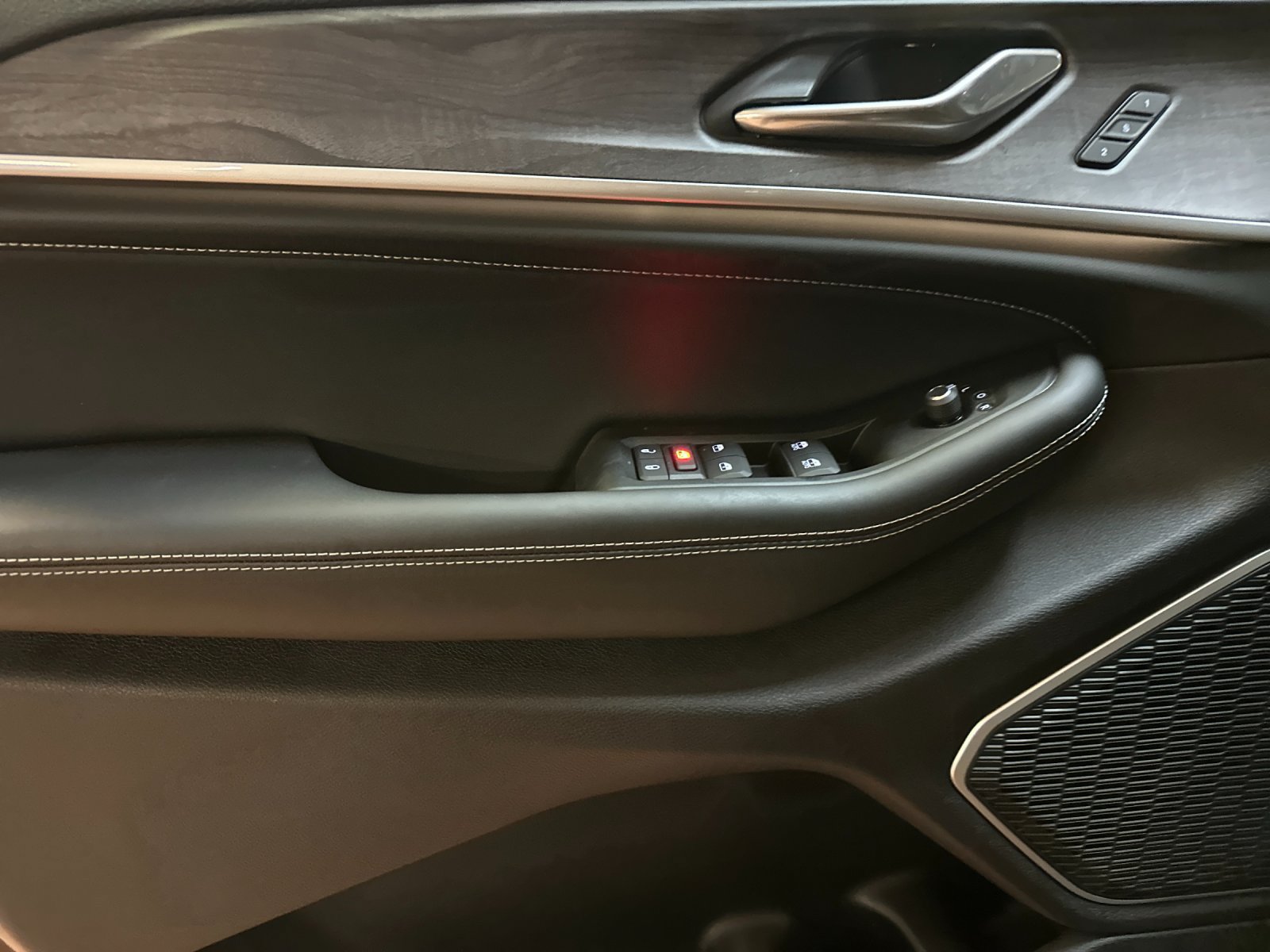 New 2026 Jeep Grand Cherokee L Limited AWD/4WD image 10