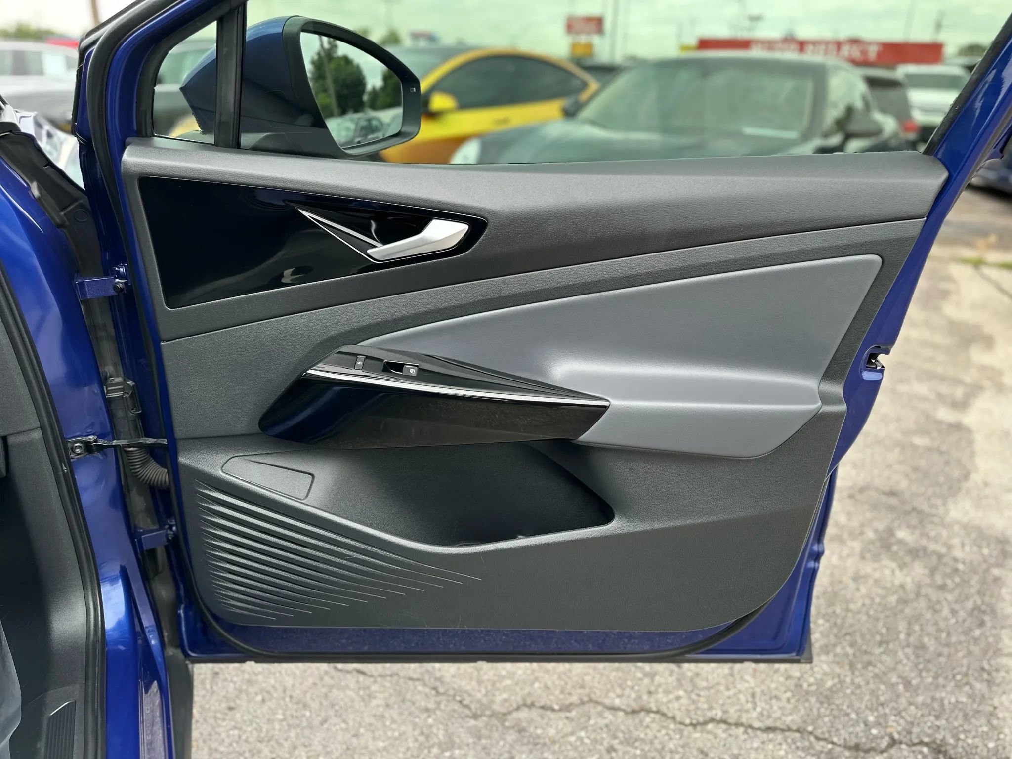 Used 2021 Volkswagen ID.4 Pro S image 22