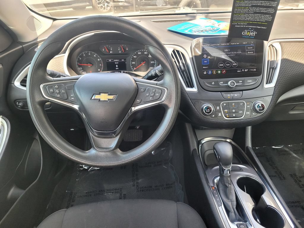 Used 2023 Chevrolet Malibu LT FWD image 13
