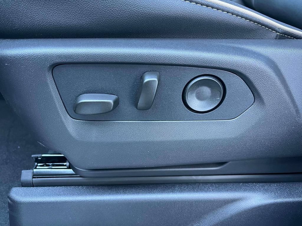 New 2026 GMC Yukon XL Elevation AWD/4WD image 25