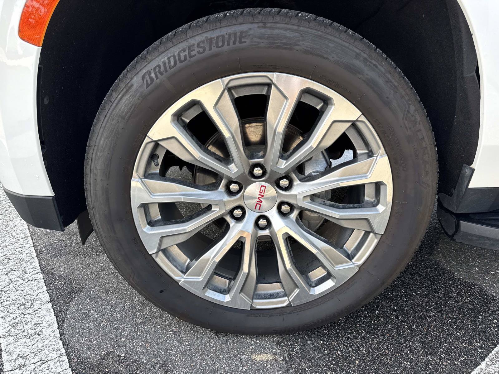 Used 2023 GMC Yukon Denali RWD image 34