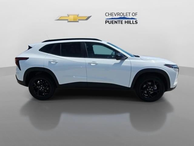 New 2026 Chevrolet Trax LT w/ Midnight Edition FWD image 9