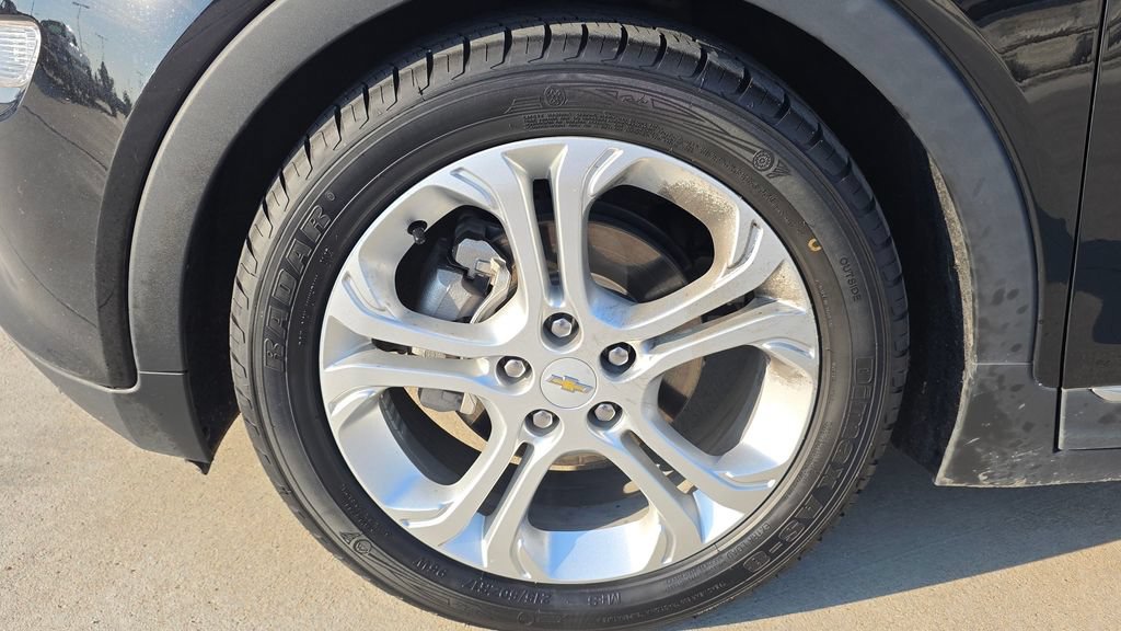 Used 2020 Chevrolet Bolt LT FWD image 10