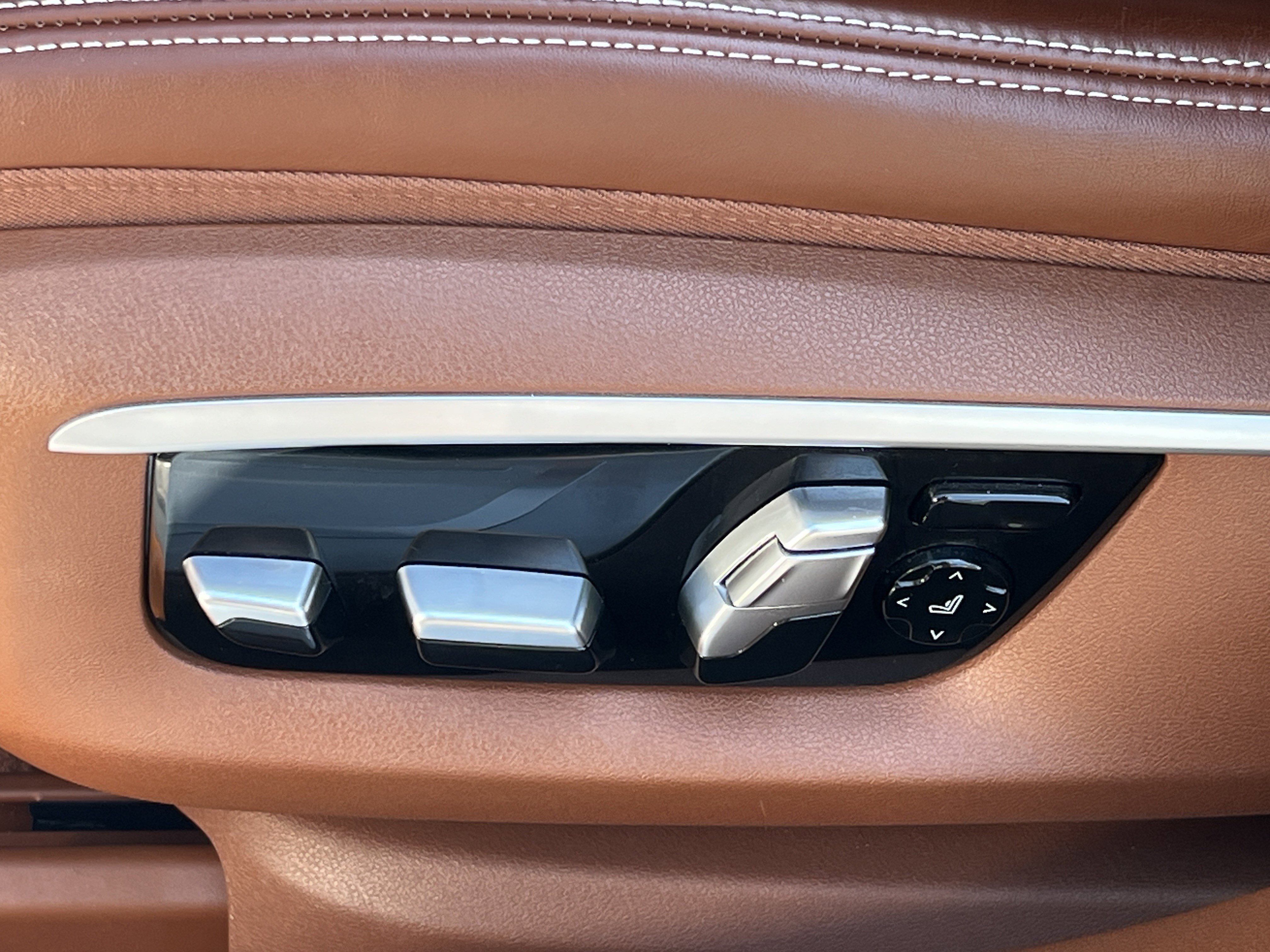 Used 2021 BMW 750i xDrive w/ Luxury Rear Seating Package AWD/4WD image 19