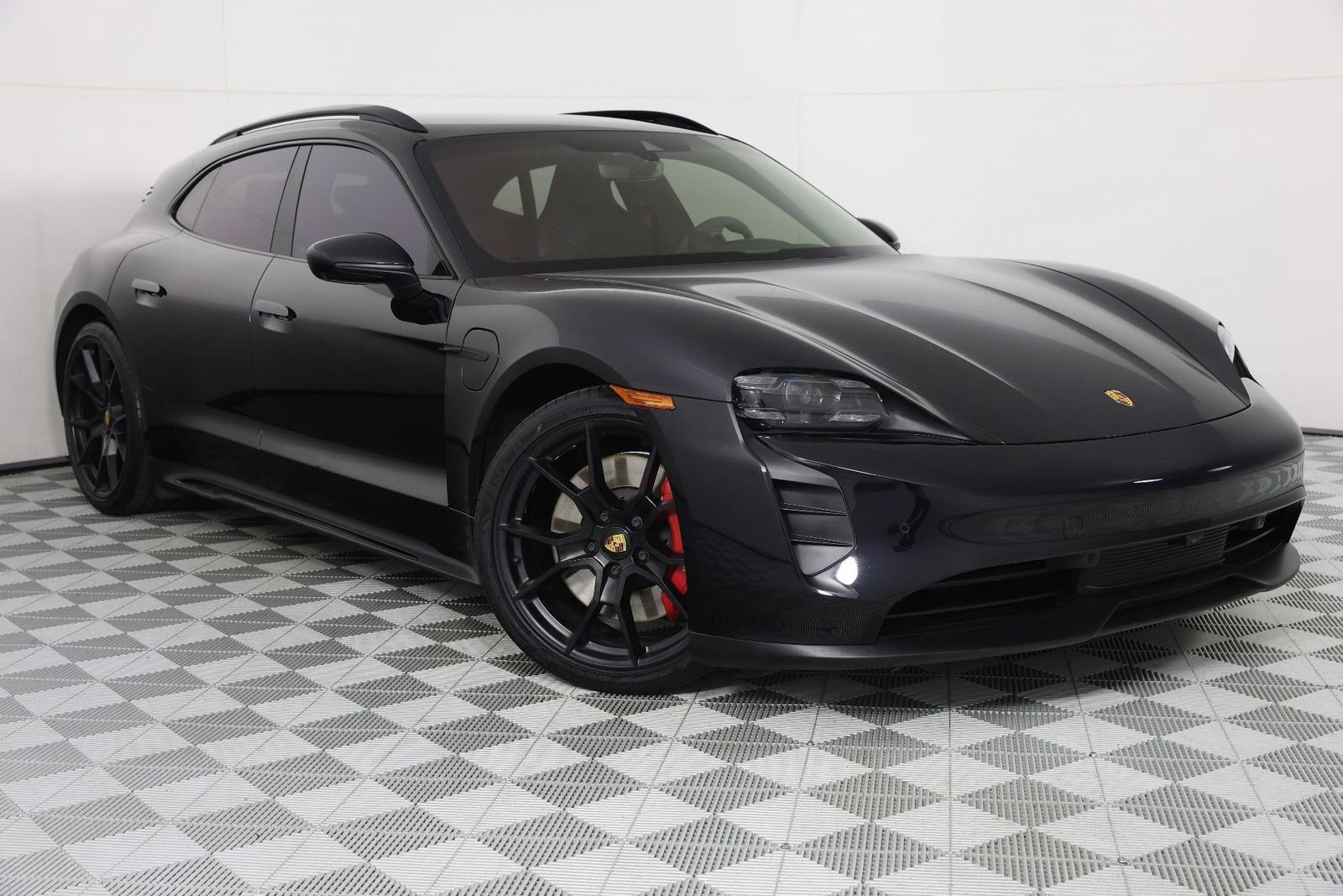 Certified 2024 Porsche Taycan GTS AWD/4WD image 9