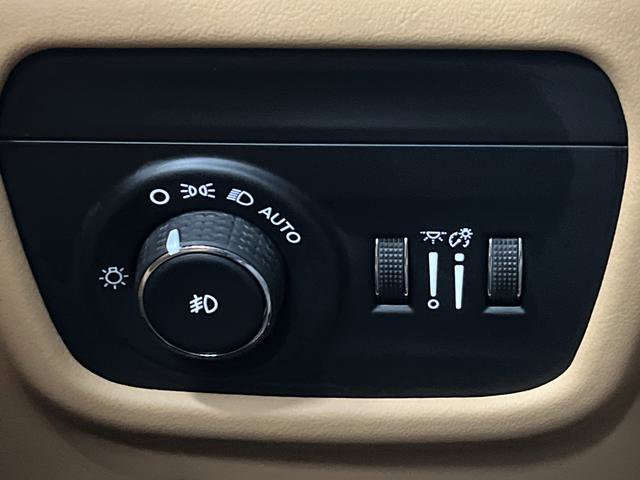 Used 2023 Jeep Grand Cherokee L Summit image 27