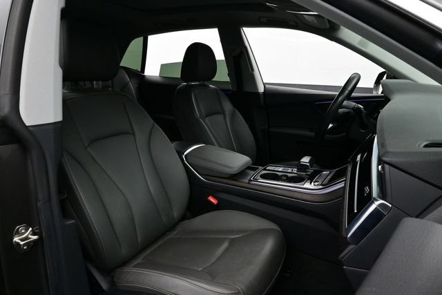 Used 2019 Audi Q8 Premium Plus w/ Premium Plus AWD/4WD image 17