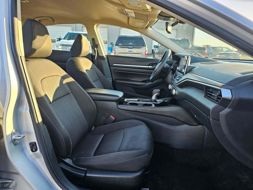 Used 2023 Nissan Altima 2.5 SV image 18