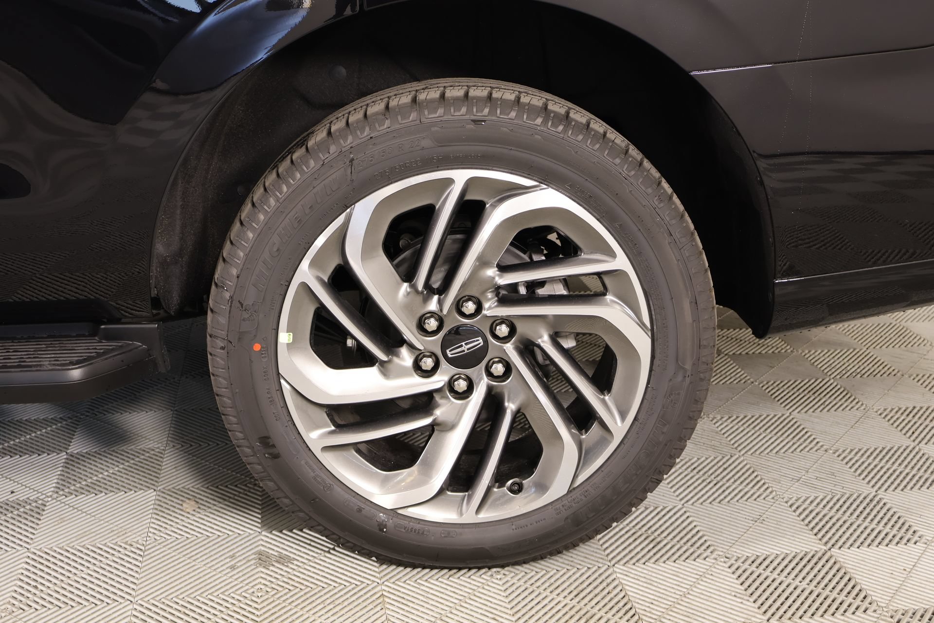 New 2026 Lincoln Navigator Premiere AWD/4WD image 19